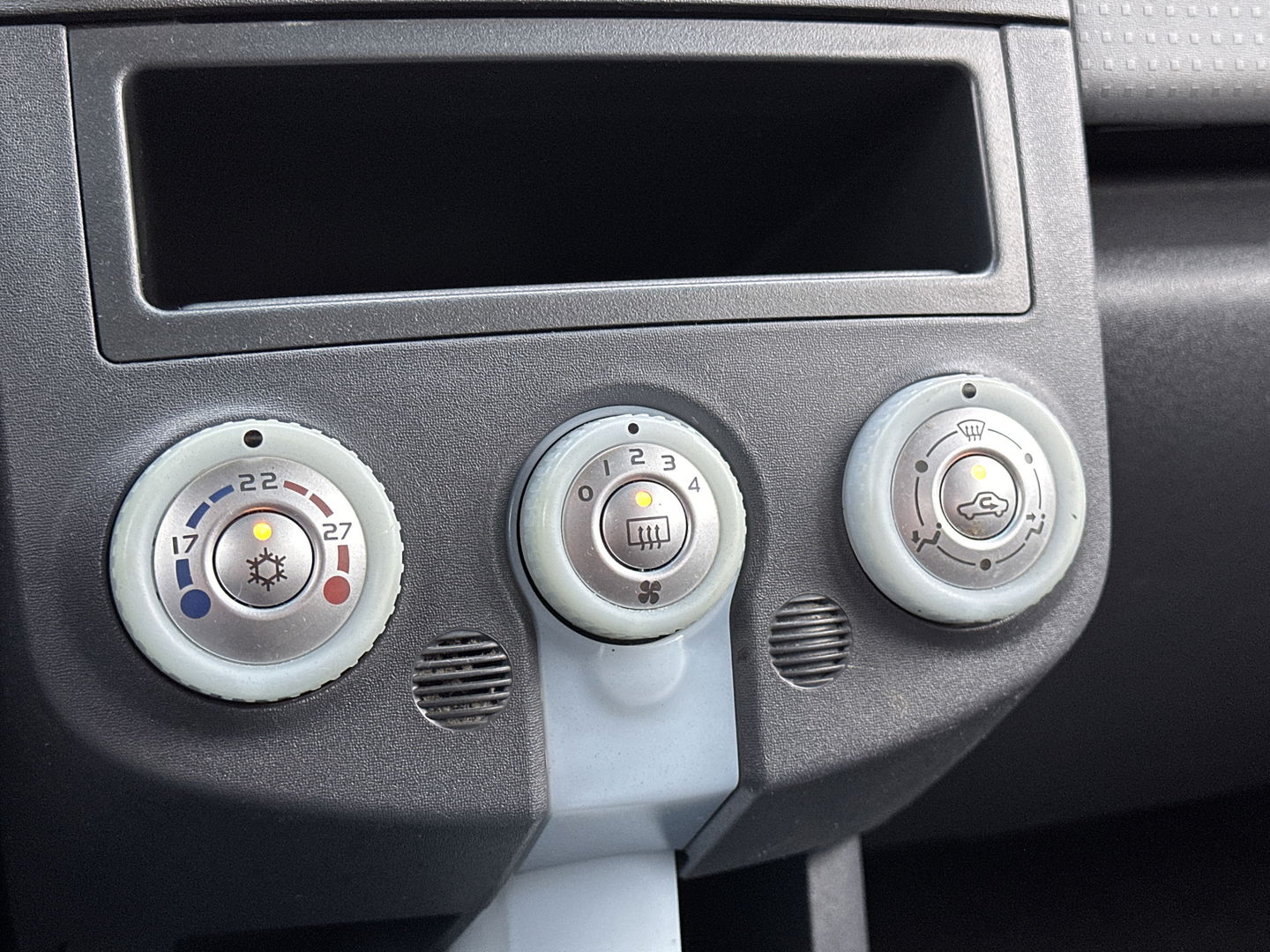 Mitsubishi Colt 1.3 Inform Cool Pack Plus 5-Drs | APK 02-2027 | NAP! | 15" Lichtmetaal | Airconditioning | Isofix | Centrale Deurvergrendeling | Elektrische Ramen voor