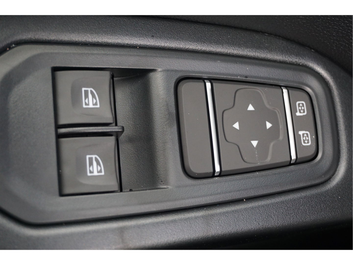 Renault Trafic 170PK L2H1 DC EDC AUT BPM VRIJ!! Navi,  Climate, Cruise, LED, 17" LM!! NR. 609