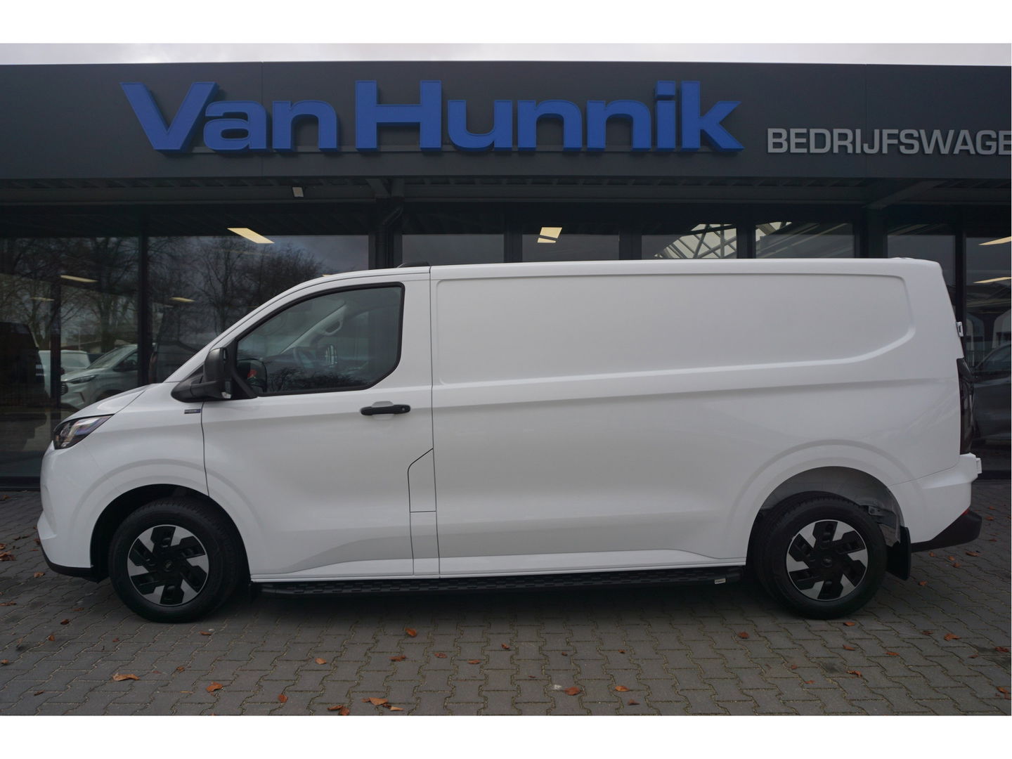 Ford Transit Custom 320L 2.5 PHEV Hybride 233PK JWR Edition PRIJS INCL. BPM !! 13" Navi, Adap. Cruise, Camera!! NR. HYB013