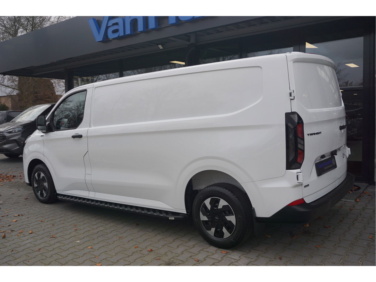 Ford Transit Custom 320L 2.5 PHEV Hybride 233PK JWR Edition PRIJS INCL. BPM !! 13" Navi, Adap. Cruise, Camera!! NR. HYB013