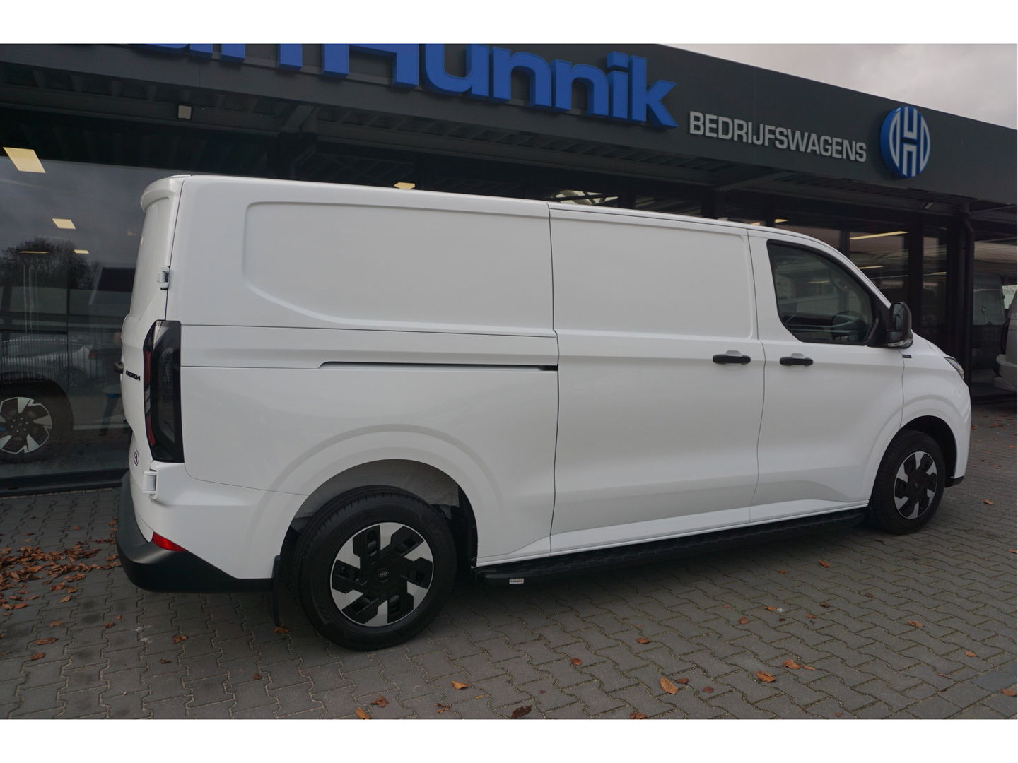 Ford Transit Custom 320L 2.5 PHEV Hybride 233PK JWR Edition PRIJS INCL. BPM !! 13" Navi, Adap. Cruise, Camera!! NR. HYB013
