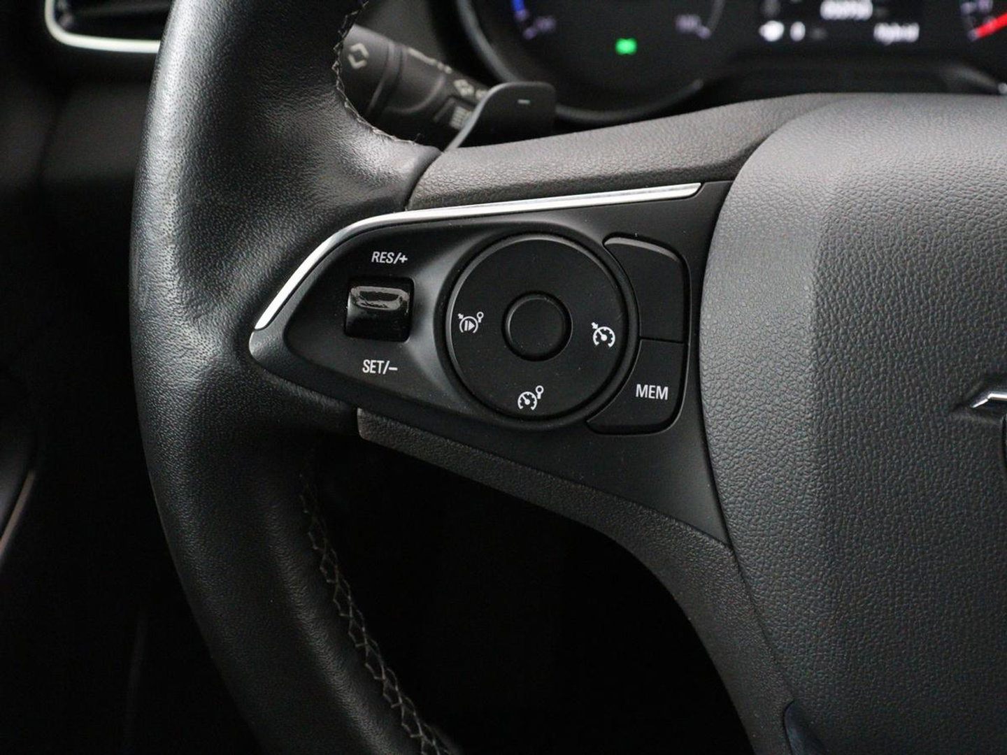 Opel Grandland X 1.6 Turbo Hybrid Business Edition | SOH 95% | Trekhaak | Navigatie | Carplay | Parkeerhulp | Full LED | Cruise control | Bluetooth | Climate control | PHEV | Plug In