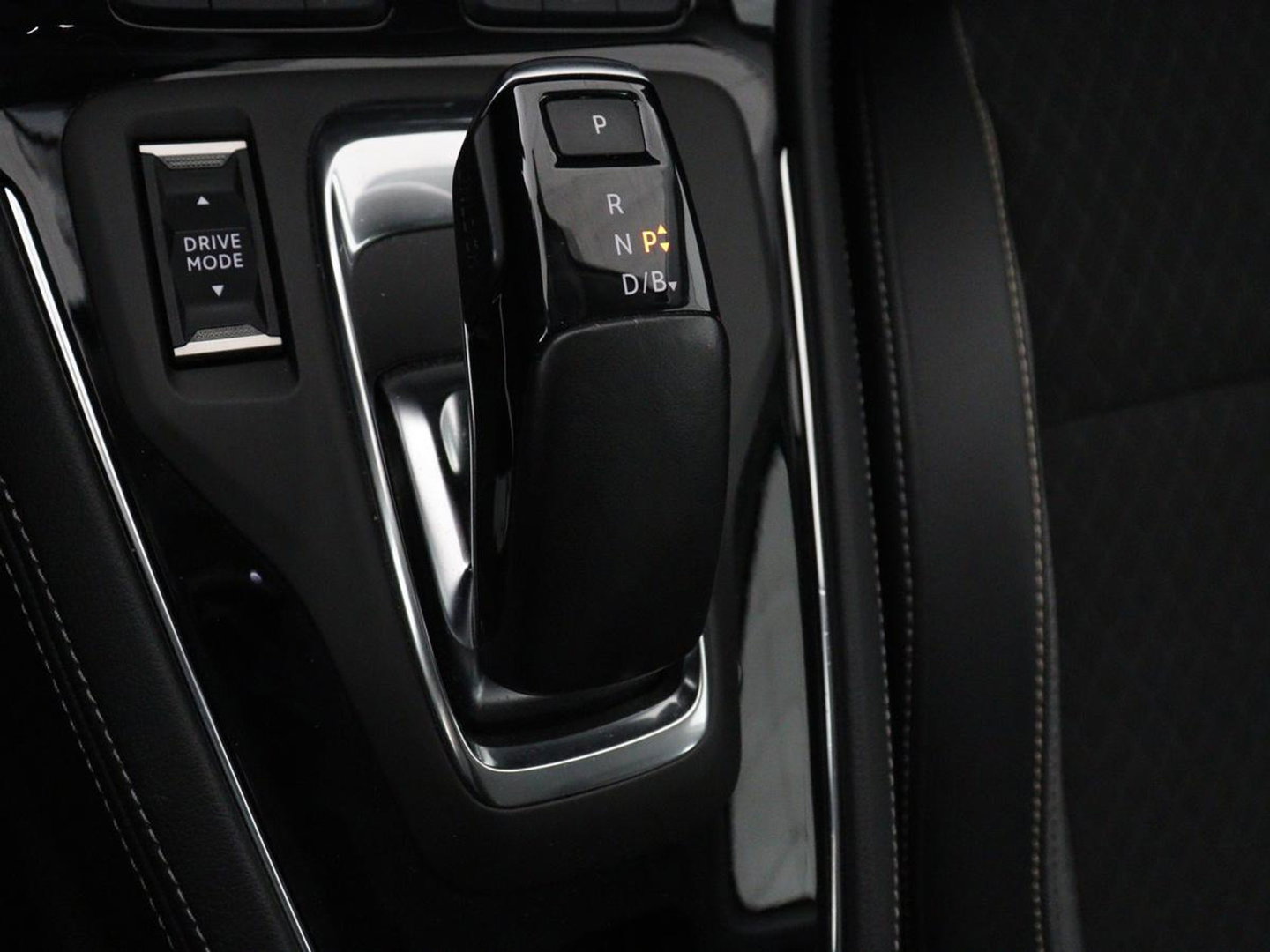 Opel Grandland X 1.6 Turbo Hybrid Business Edition | SOH 95% | Trekhaak | Navigatie | Carplay | Parkeerhulp | Full LED | Cruise control | Bluetooth | Climate control | PHEV | Plug In