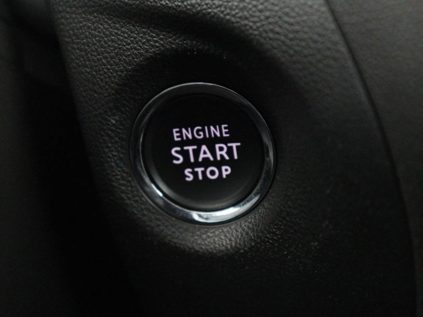 Opel Grandland X 1.6 Turbo Hybrid Business Edition | SOH 95% | Trekhaak | Navigatie | Carplay | Parkeerhulp | Full LED | Cruise control | Bluetooth | Climate control | PHEV | Plug In