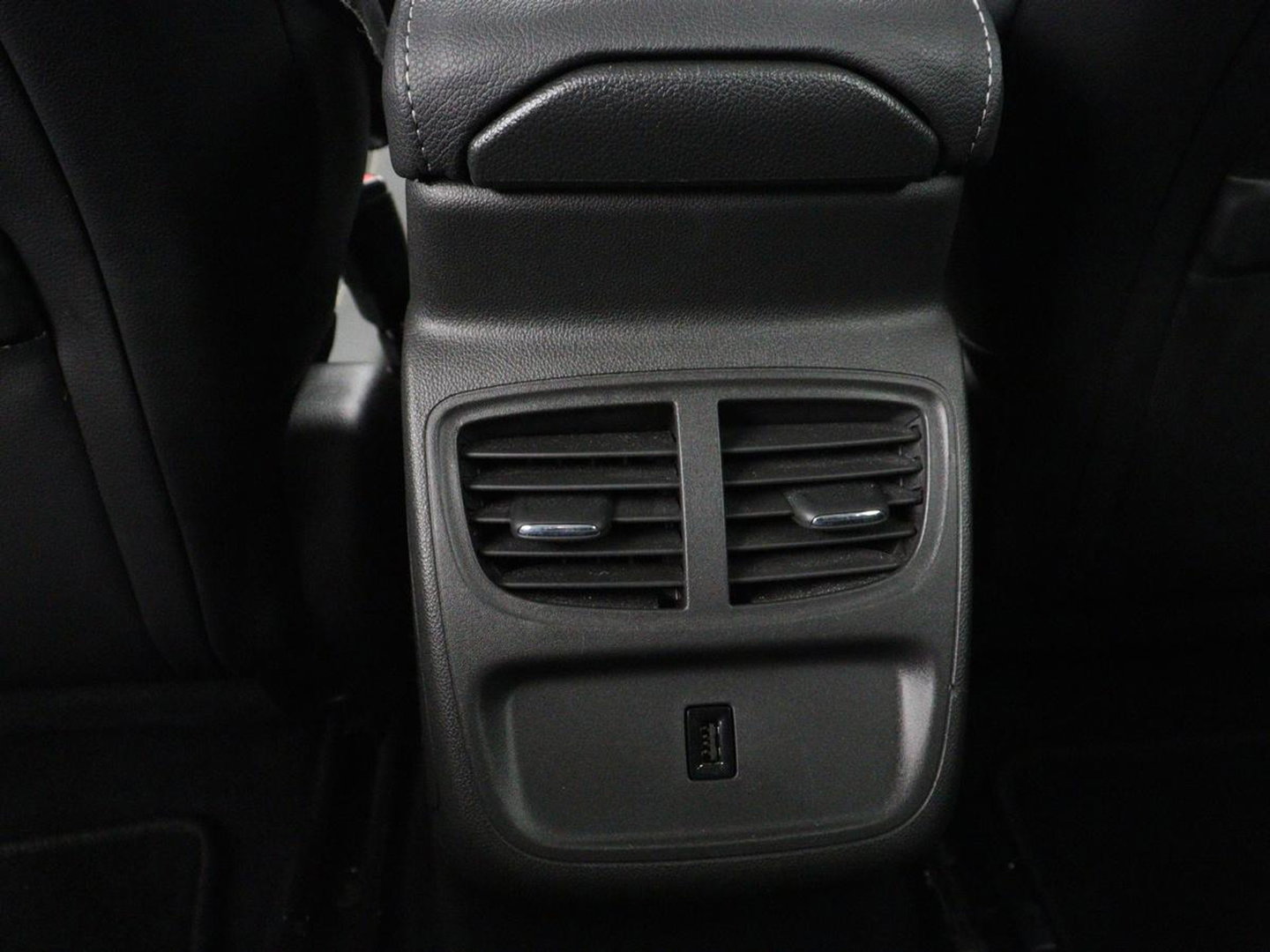 Opel Grandland X 1.6 Turbo Hybrid Business Edition | SOH 95% | Trekhaak | Navigatie | Carplay | Parkeerhulp | Full LED | Cruise control | Bluetooth | Climate control | PHEV | Plug In