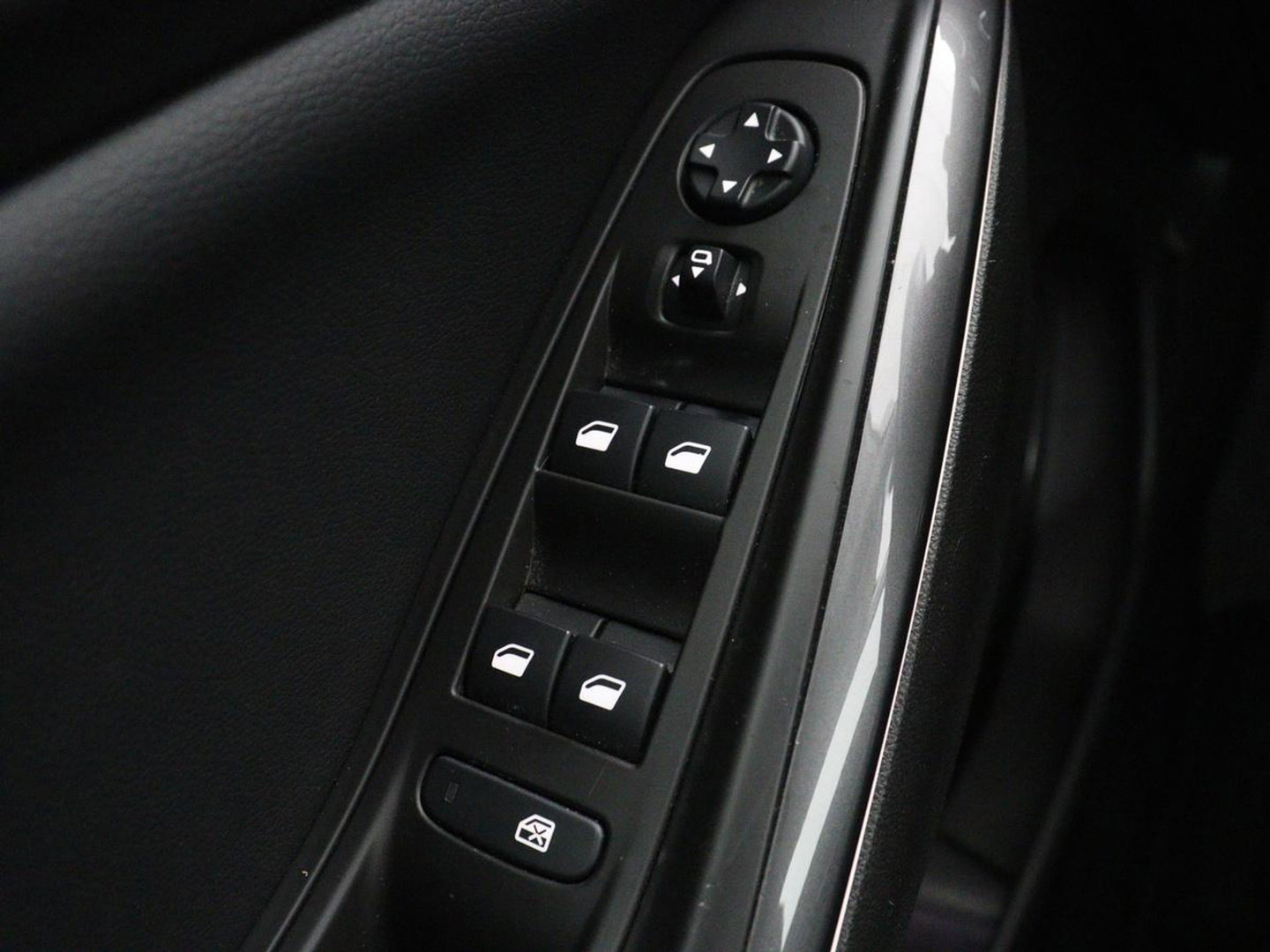 Opel Grandland X 1.6 Turbo Hybrid Business Edition | SOH 95% | Trekhaak | Navigatie | Carplay | Parkeerhulp | Full LED | Cruise control | Bluetooth | Climate control | PHEV | Plug In