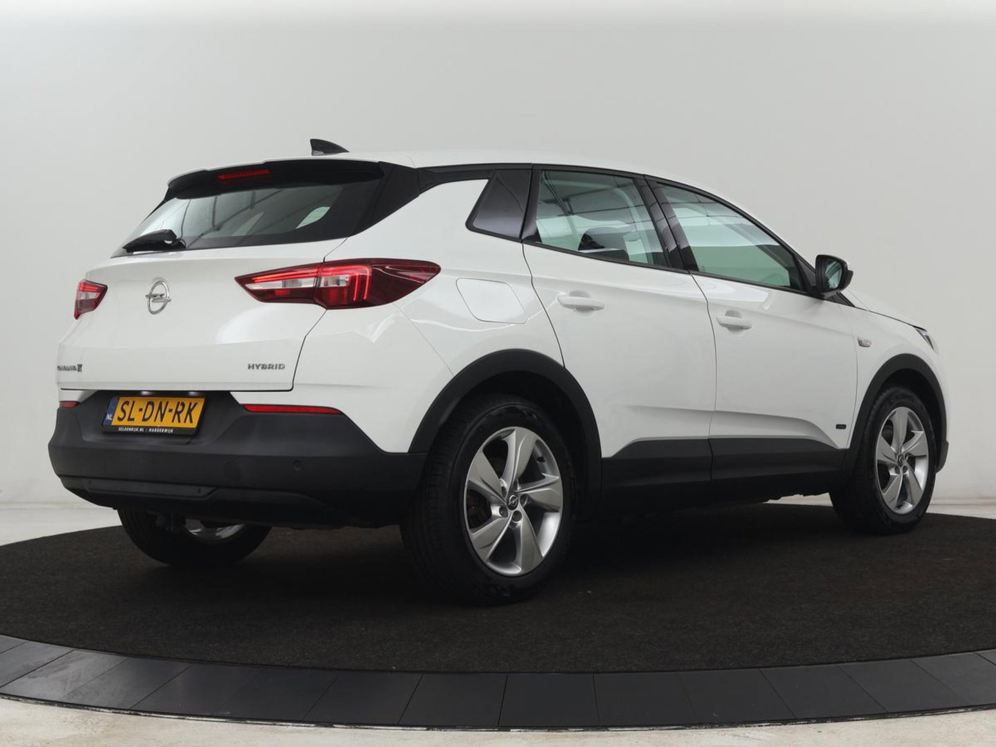 Opel Grandland X 1.6 Turbo Hybrid Business Edition | SOH 95% | Trekhaak | Navigatie | Carplay | Parkeerhulp | Full LED | Cruise control | Bluetooth | Climate control | PHEV | Plug In