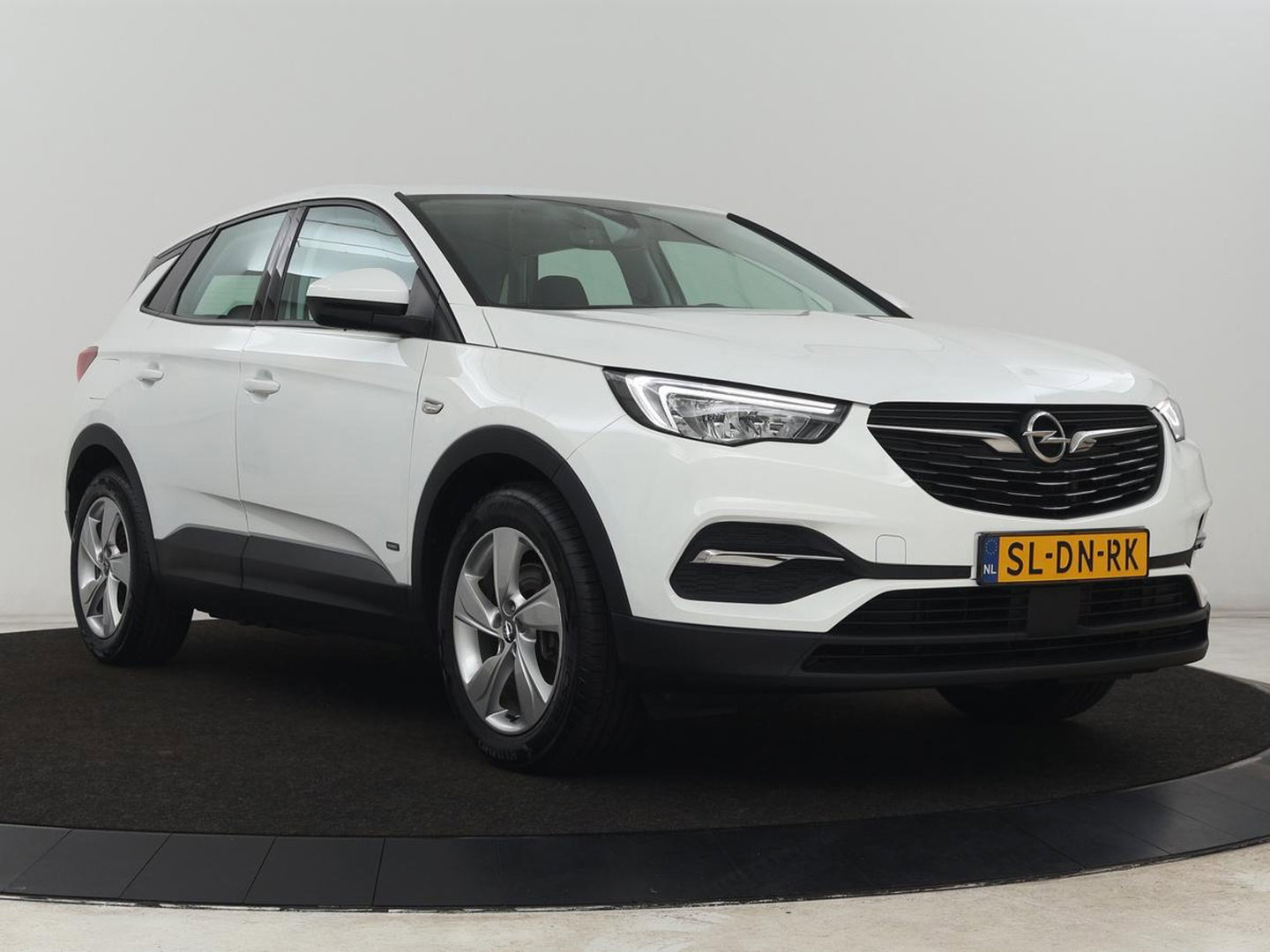 Opel Grandland X 1.6 Turbo Hybrid Business Edition | SOH 95% | Trekhaak | Navigatie | Carplay | Parkeerhulp | Full LED | Cruise control | Bluetooth | Climate control | PHEV | Plug In