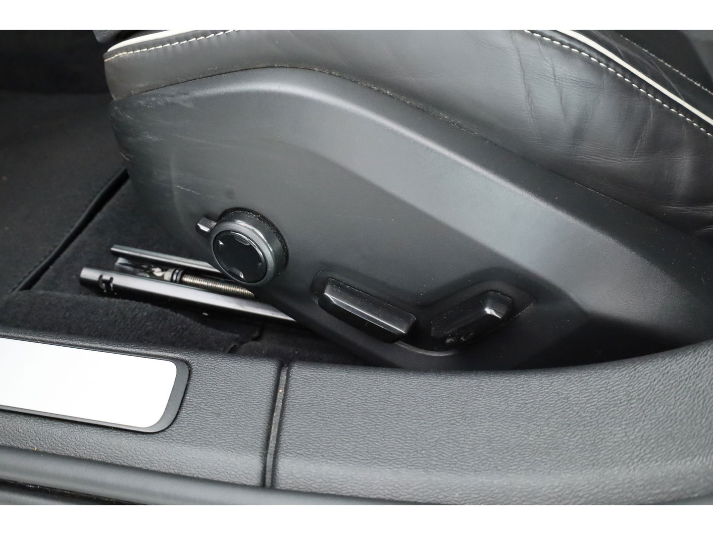 Volvo V60 2.0 T6 Recharge AWD R-Design | Trekhaak | SOH 99,1 | Mem stoelen | camera| Stoel & Stuur verw. |