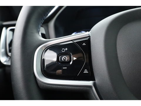 Volvo V60 2.0 T6 Recharge AWD R-Design | Trekhaak | SOH 99,1 | Mem stoelen | camera| Stoel & Stuur verw. |