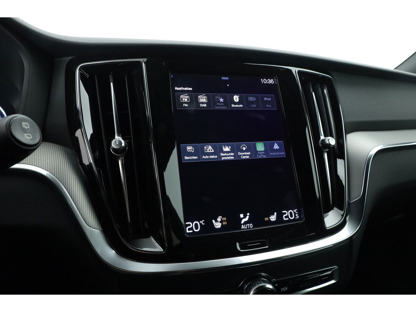 Volvo V60 2.0 T6 Recharge AWD R-Design | Trekhaak | SOH 99,1 | Mem stoelen | camera| Stoel & Stuur verw. |