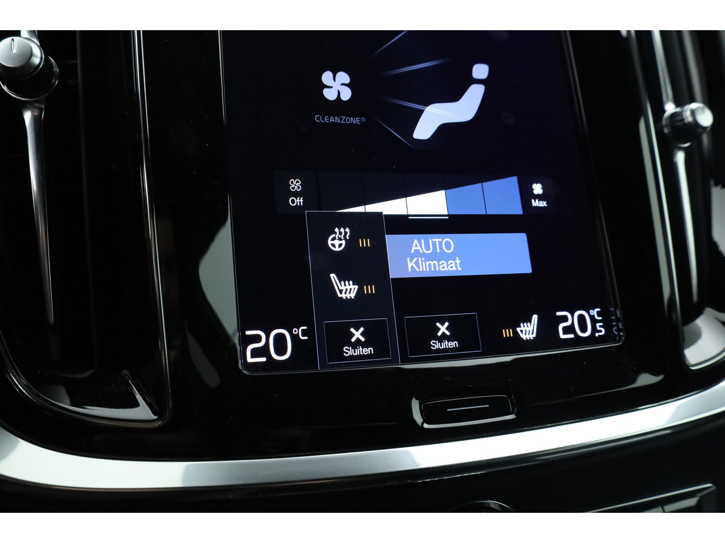 Volvo V60 2.0 T6 Recharge AWD R-Design | Trekhaak | SOH 99,1 | Mem stoelen | camera| Stoel & Stuur verw. |