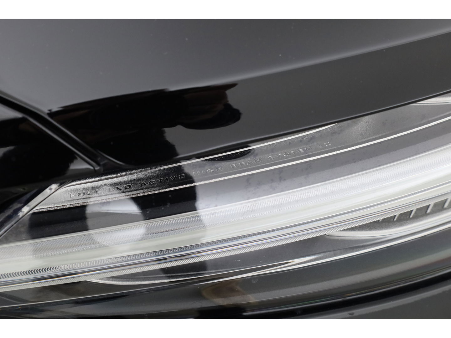 Volvo V60 2.0 T6 Recharge AWD R-Design | Trekhaak | SOH 99,1 | Mem stoelen | camera| Stoel & Stuur verw. |