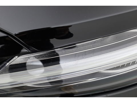 Volvo V60 2.0 T6 Recharge AWD R-Design | Trekhaak | SOH 99,1 | Mem stoelen | camera| Stoel & Stuur verw. |