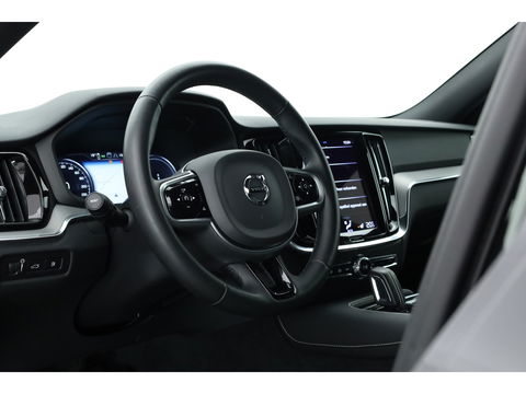 Volvo V60 2.0 T6 Recharge AWD R-Design | Trekhaak | SOH 99,1 | Mem stoelen | camera| Stoel & Stuur verw. |