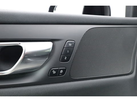 Volvo V60 2.0 T6 Recharge AWD R-Design | Trekhaak | SOH 99,1 | Mem stoelen | camera| Stoel & Stuur verw. |