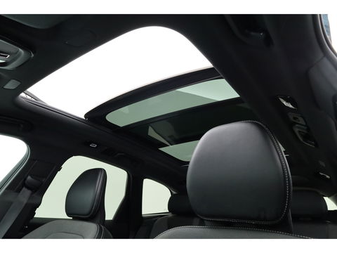 Volvo XC60 2.0 T6 Plug-in hybrid AWD Plus Dark | Trekhaak | Pano | ACC | Blis  | H&K Audio | Sport stoelen | stoel&stuur Verw. |