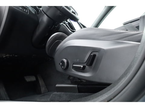 Volvo XC60 2.0 T6 Plug-in hybrid AWD Plus Dark | Trekhaak | Pano | ACC | Blis  | H&K Audio | Sport stoelen | stoel&stuur Verw. |