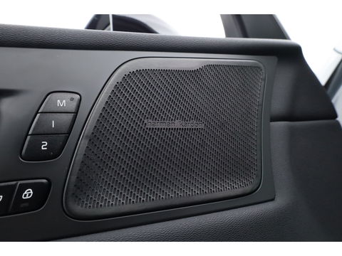 Volvo XC60 2.0 T6 Plug-in hybrid AWD Plus Dark | Trekhaak | Pano | ACC | Blis  | H&K Audio | Sport stoelen | stoel&stuur Verw. |