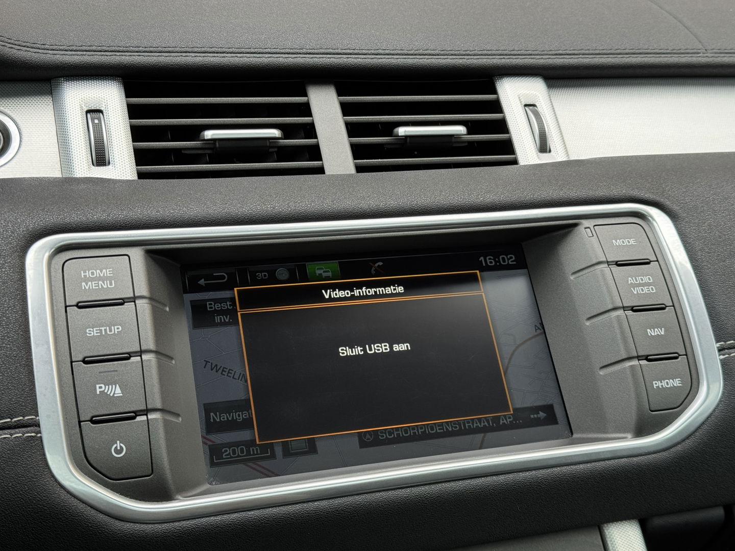 Land Rover Range Rover Evoque 2.2 TD4 4WD Dynamic Business Edition | Panoramadak | Leder | Elektrische Stoelen | Navigatie | Stoelverwarming | 20" Lichtmetaal | Camera | LED |