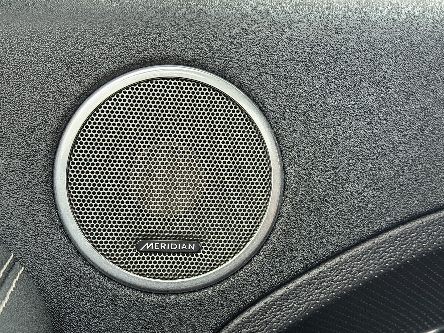 Land Rover Range Rover Evoque 2.2 TD4 4WD Dynamic Business Edition | Panoramadak | Leder | Elektrische Stoelen | Navigatie | Stoelverwarming | 20" Lichtmetaal | Camera | LED |