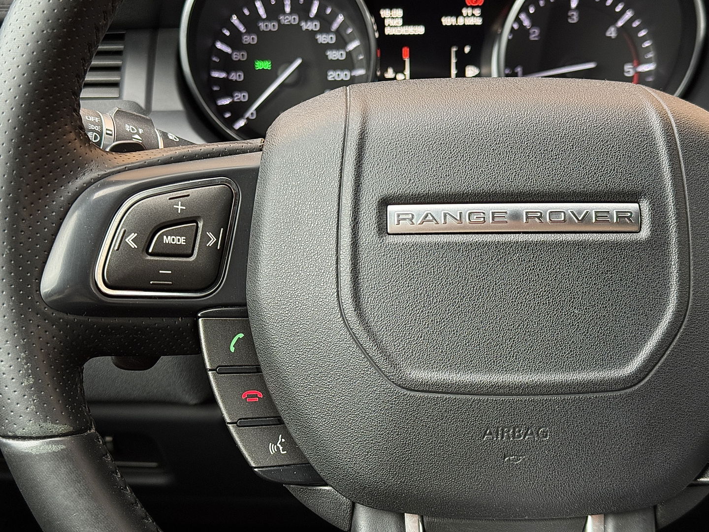 Land Rover Range Rover Evoque 2.2 TD4 4WD Dynamic Business Edition | Panoramadak | Leder | Elektrische Stoelen | Navigatie | Stoelverwarming | 20" Lichtmetaal | Camera | LED |