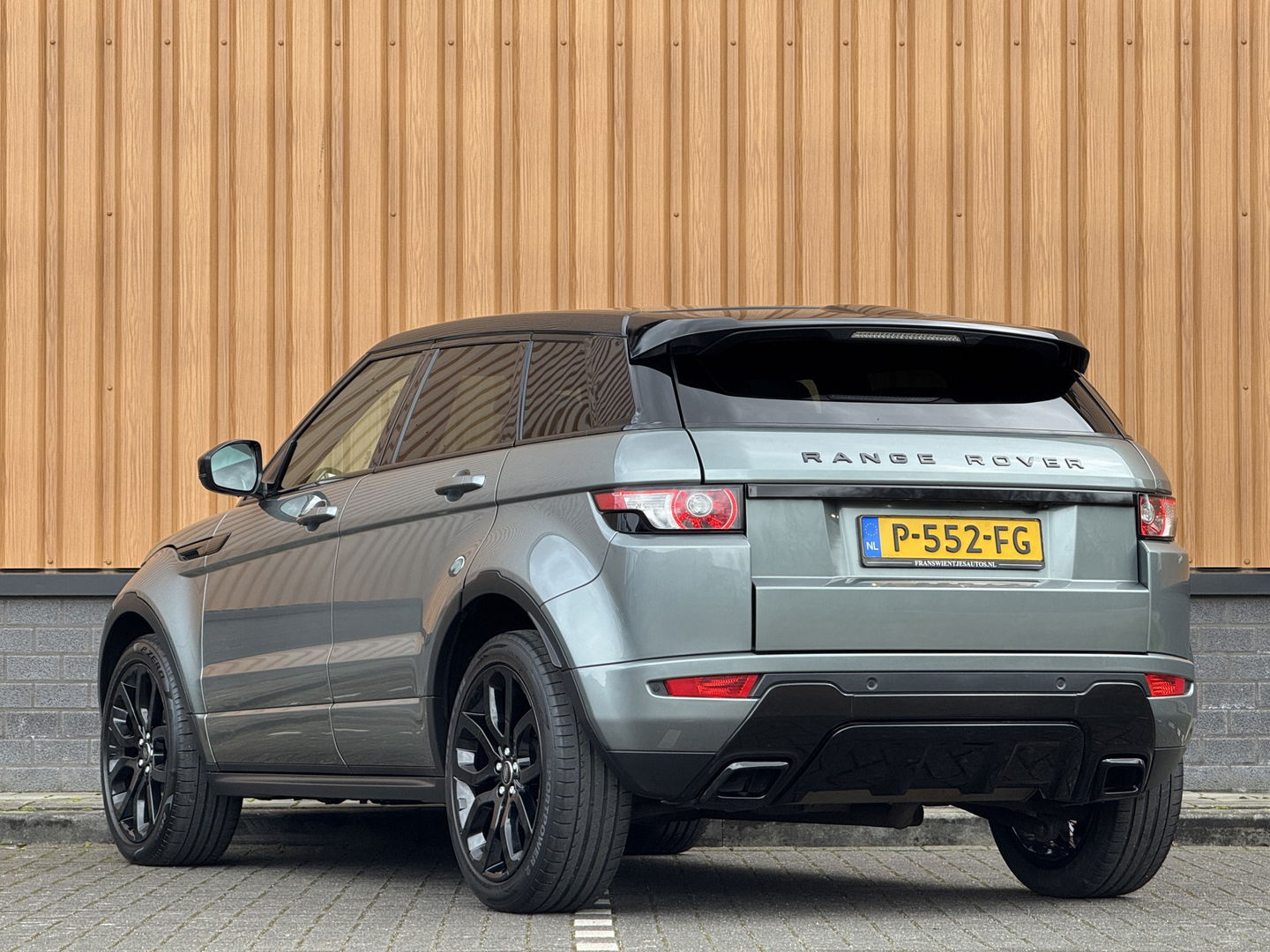 Land Rover Range Rover Evoque 2.2 TD4 4WD Dynamic Business Edition | Panoramadak | Leder | Elektrische Stoelen | Navigatie | Stoelverwarming | 20" Lichtmetaal | Camera | LED |