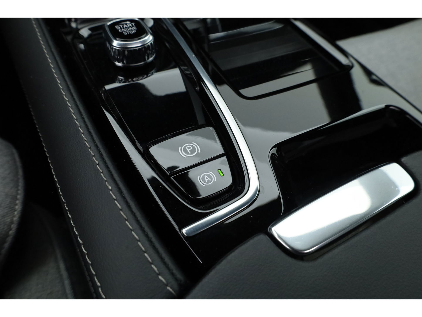 Volvo V90 2.0 T6 Plug-in hybrid AWD Ultimate Dark | Pano | 360 camera | Blis | ACC | H&K Audio | Mem Stoelen |