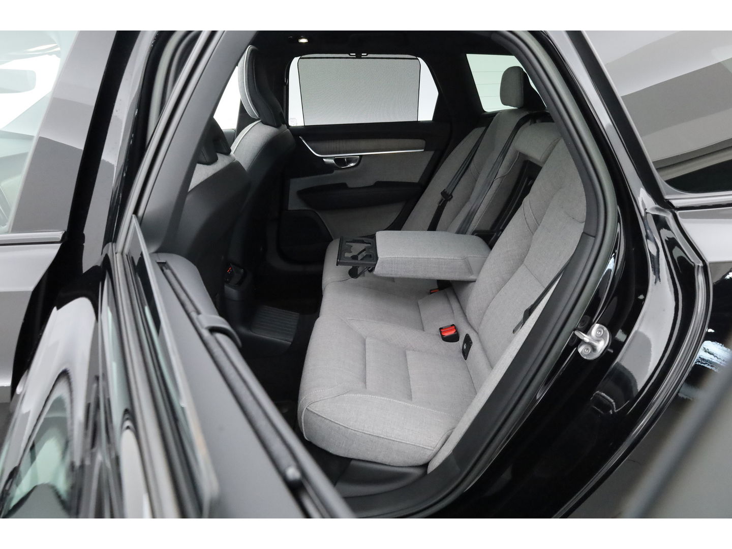 Volvo V90 2.0 T6 Plug-in hybrid AWD Ultimate Dark | Pano | 360 camera | Blis | ACC | H&K Audio | Mem Stoelen |