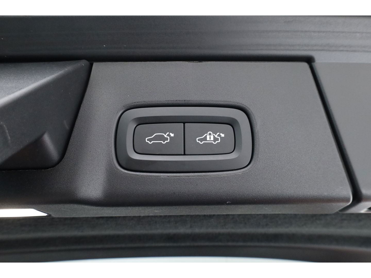 Volvo V90 2.0 T6 Plug-in hybrid AWD Ultimate Dark | Pano | 360 camera | Blis | ACC | H&K Audio | Mem Stoelen |