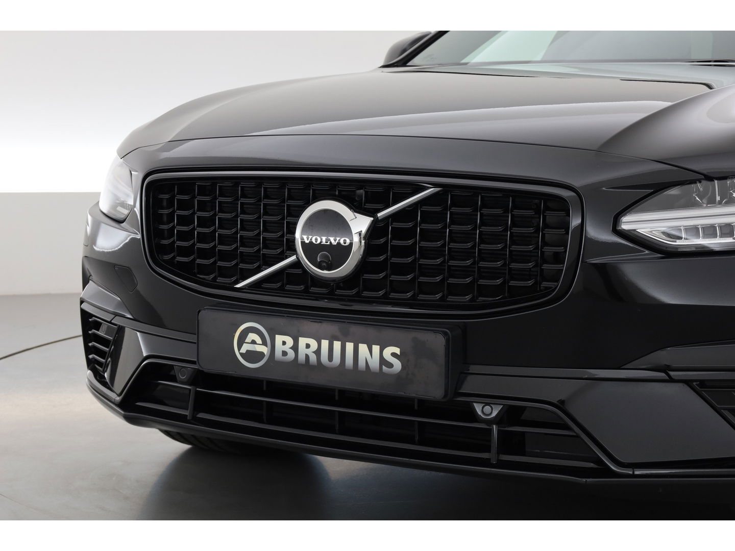 Volvo V90 2.0 T6 Plug-in hybrid AWD Ultimate Dark | Pano | 360 camera | Blis | ACC | H&K Audio | Mem Stoelen |