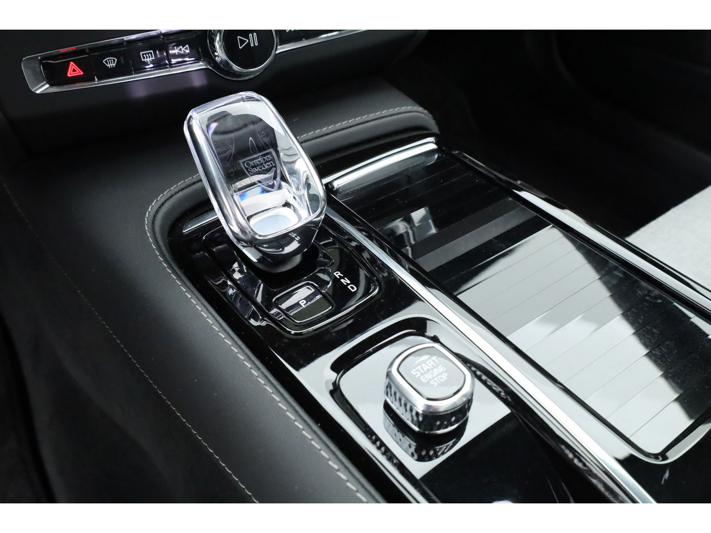 Volvo V90 2.0 T6 Plug-in hybrid AWD Ultimate Dark | Pano | 360 camera | Blis | ACC | H&K Audio | Mem Stoelen |