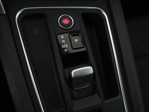 SEAT Leon 1.5 eTSI FR Intens | Carplay | Adaptive cruise | Sfeerverlichting | Navigatie | Parkeerhulp | Dodehoek detectie | Full LED | Climate control | Bluetooth