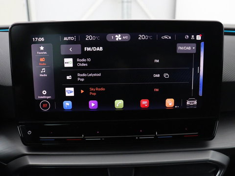 SEAT Leon 1.5 eTSI FR Intens | Carplay | Adaptive cruise | Sfeerverlichting | Navigatie | Parkeerhulp | Dodehoek detectie | Full LED | Climate control | Bluetooth