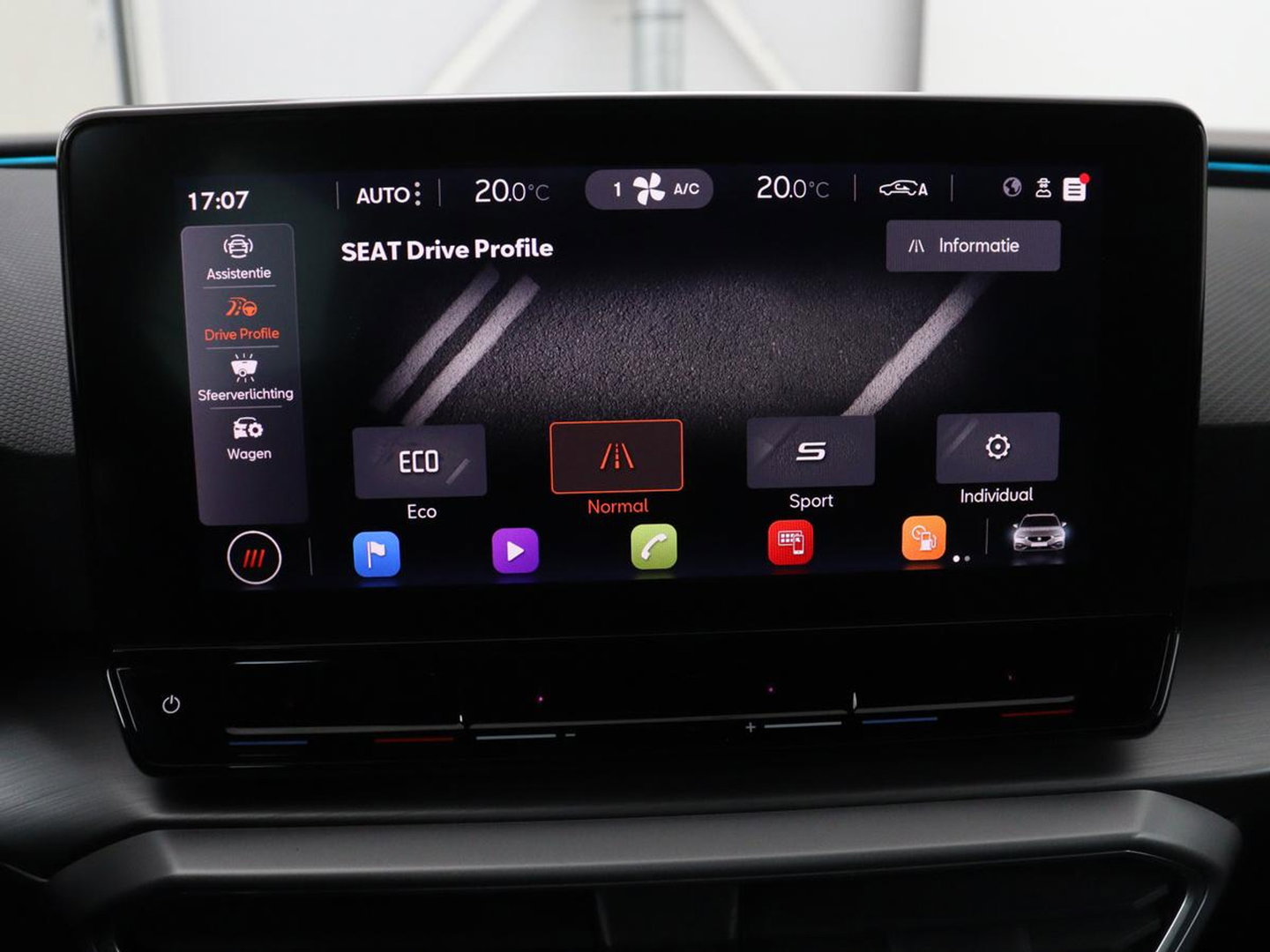 SEAT Leon 1.5 eTSI FR Intens | Carplay | Adaptive cruise | Sfeerverlichting | Navigatie | Parkeerhulp | Dodehoek detectie | Full LED | Climate control | Bluetooth