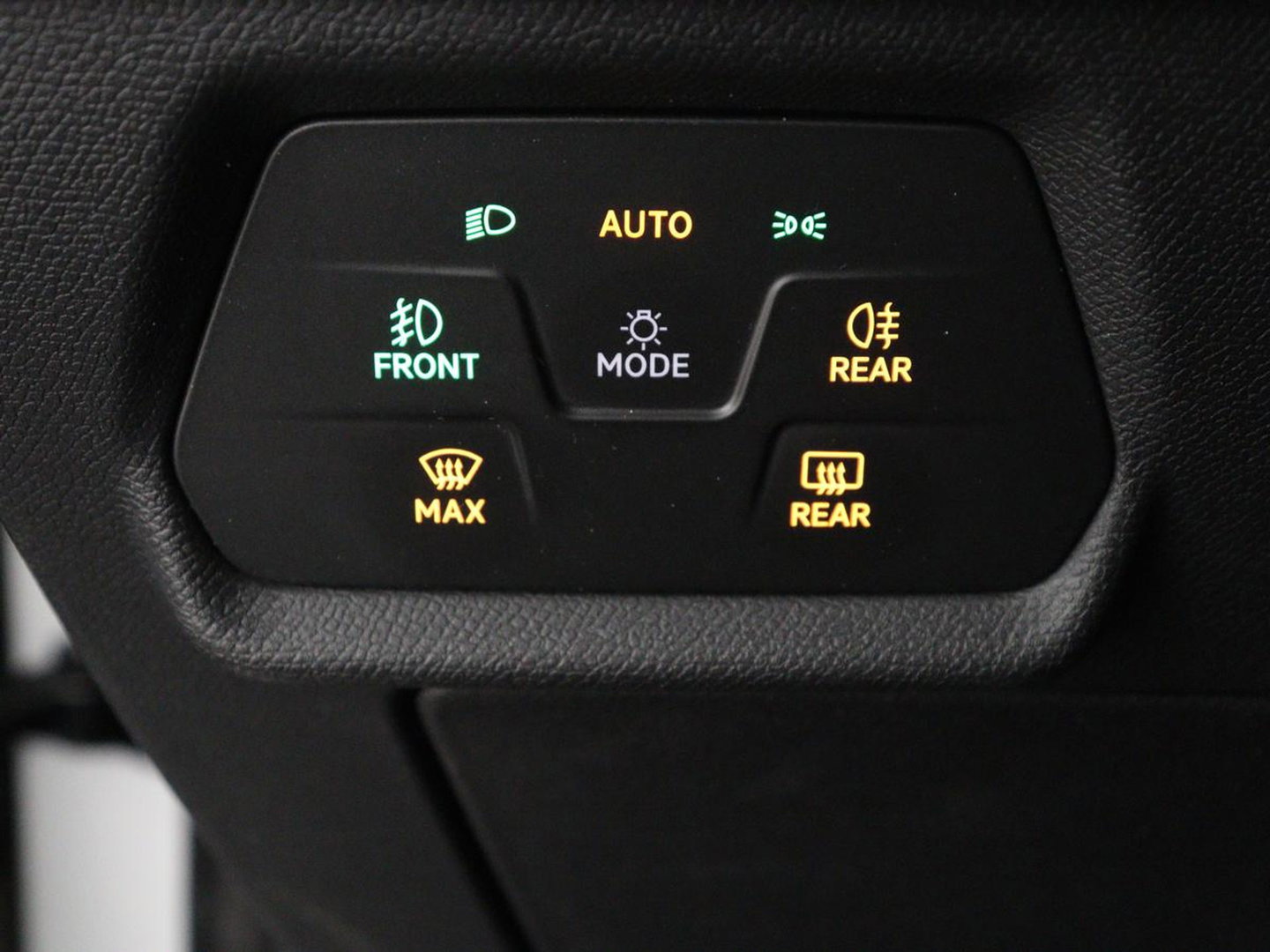 SEAT Leon 1.5 eTSI FR Intens | Carplay | Adaptive cruise | Sfeerverlichting | Navigatie | Parkeerhulp | Dodehoek detectie | Full LED | Climate control | Bluetooth