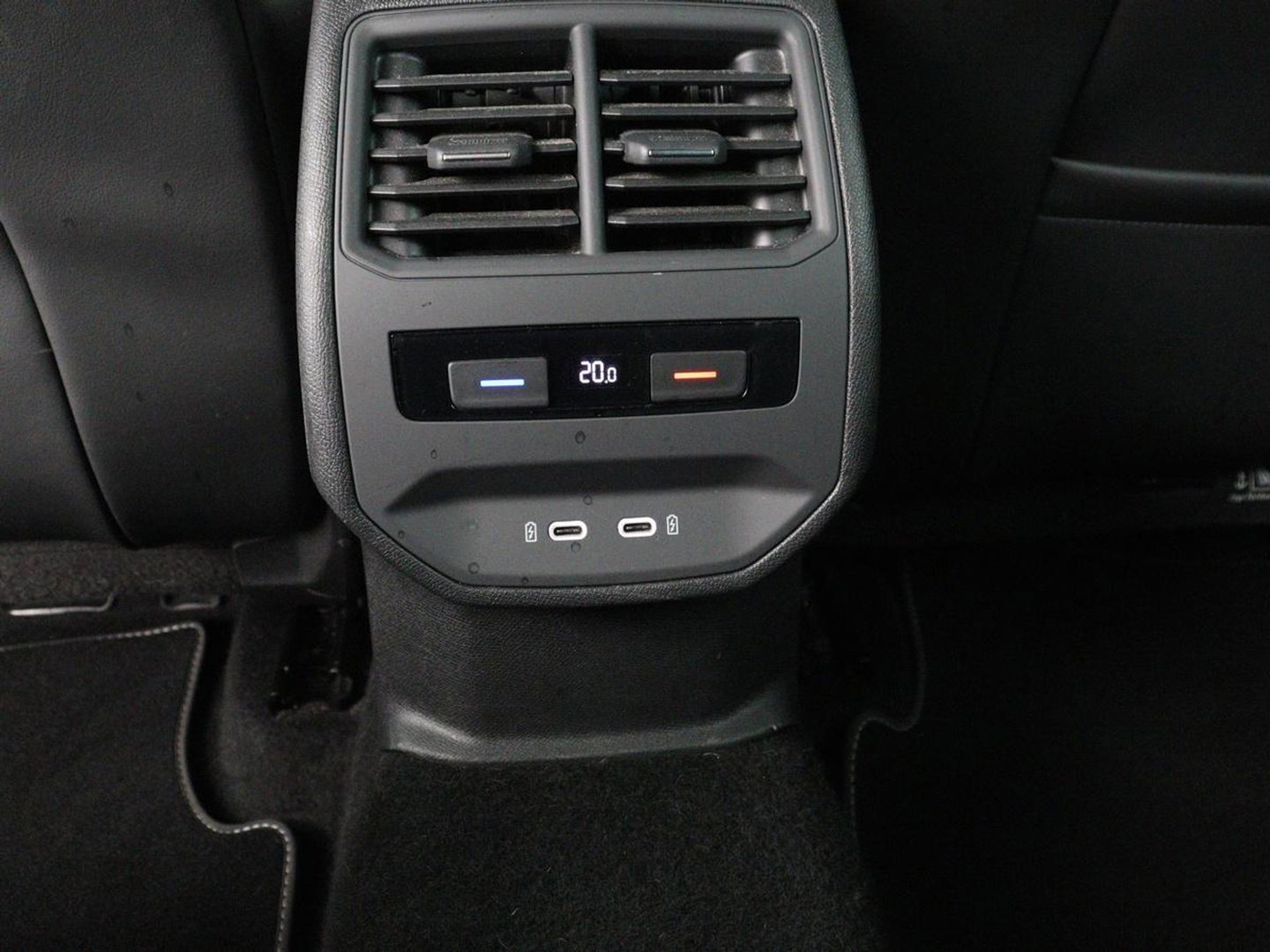 SEAT Leon 1.5 eTSI FR Intens | Carplay | Adaptive cruise | Sfeerverlichting | Navigatie | Parkeerhulp | Dodehoek detectie | Full LED | Climate control | Bluetooth