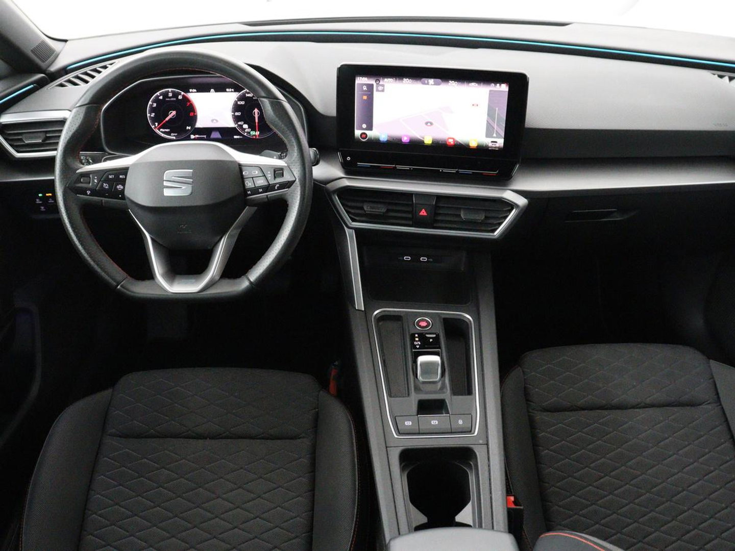 SEAT Leon 1.5 eTSI FR Intens | Carplay | Adaptive cruise | Sfeerverlichting | Navigatie | Parkeerhulp | Dodehoek detectie | Full LED | Climate control | Bluetooth