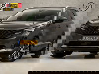 Peugeot 5008 - 1.2 PureTech Allure 7 Persoons (APPLE CARPLAY, GROOT NAVI, 360 CAMERA, LEDER, ADAPTIVE CRUISE, SPORTSTOELEN, ELEK ACHTERKLEP, KEYLESS, GETINT GLAS, SFEERVERLICHTING, NIEUWSTAAT)