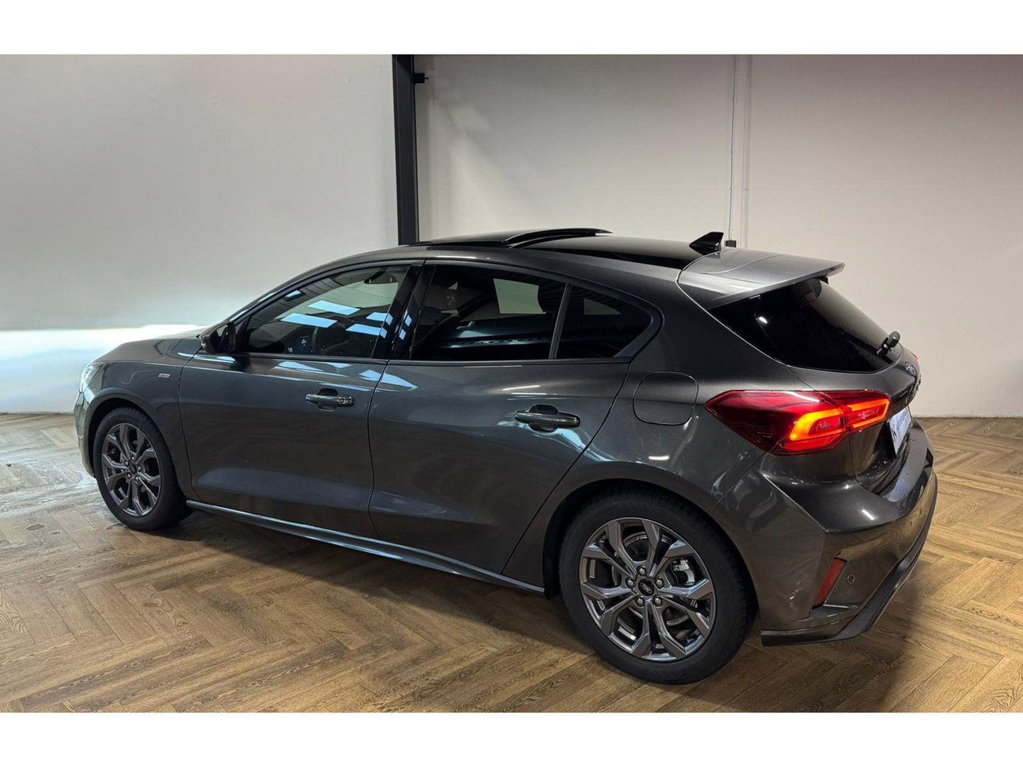 Ford Focus 1.0 EcoBoost Hybrid ST Line X PANO KEYLESS CAM