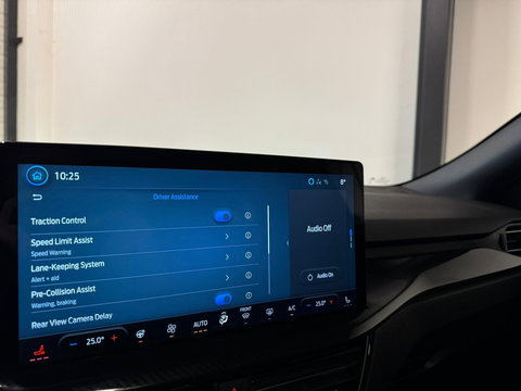 Ford Focus 1.0 EcoBoost Hybrid ST Line X PANO KEYLESS CAM