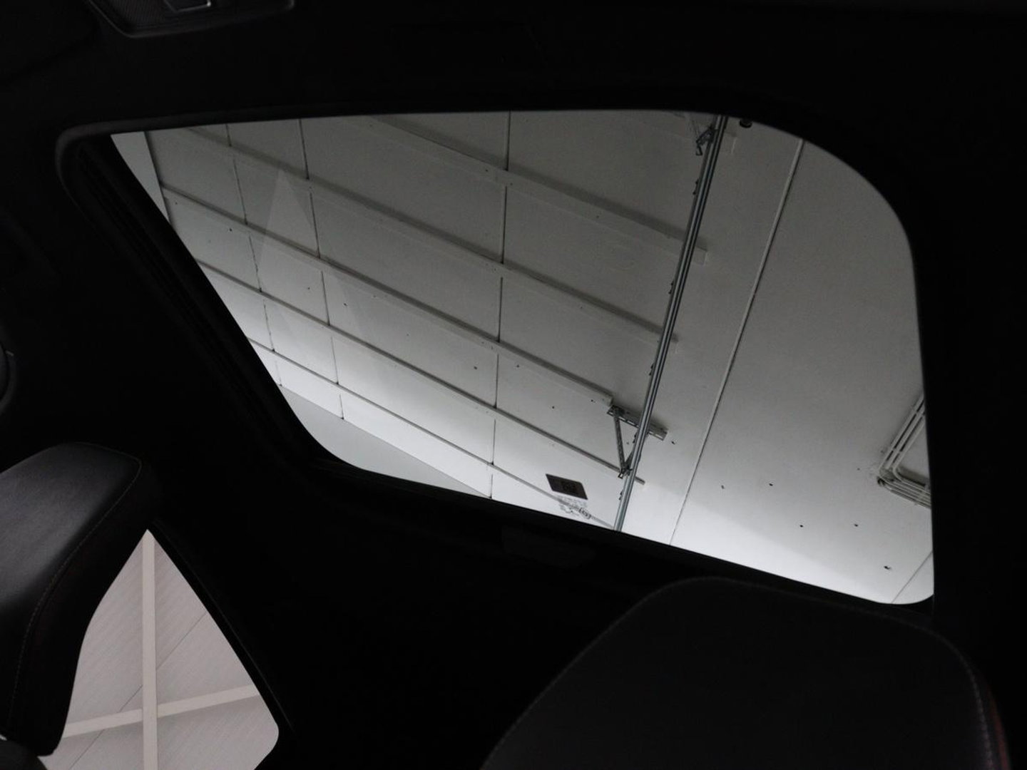 Renault Arkana 1.6 E-Tech Hybrid 145 R.S. Line | Panoramadak | Leder/Alcantara | Trekhaak | Stoelverwarming | Adaptive cruise | Camera | Carplay | Keyless | Park Assist | Full LED | Navigatie