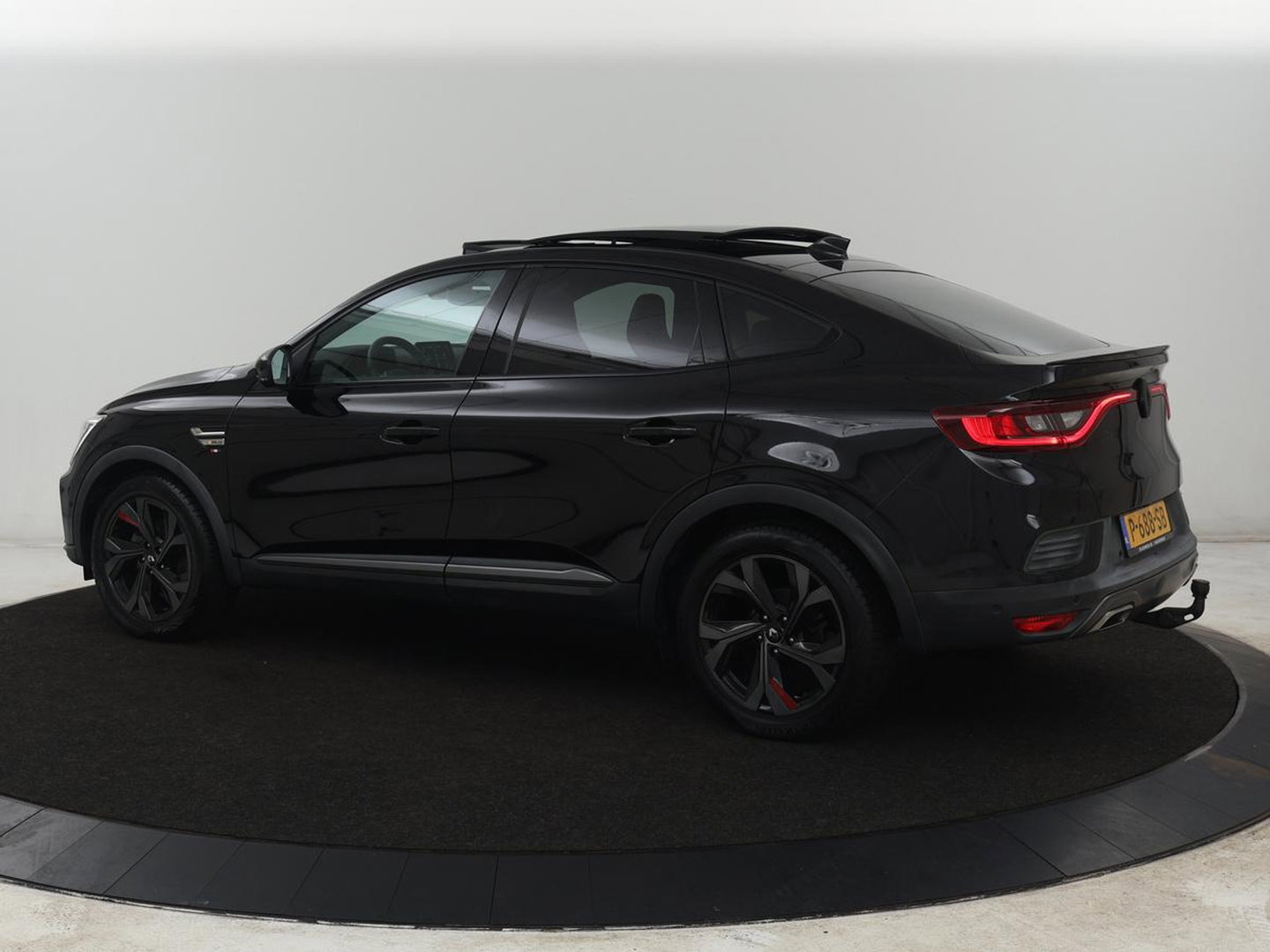 Renault Arkana 1.6 E-Tech Hybrid 145 R.S. Line | Panoramadak | Leder/Alcantara | Trekhaak | Stoelverwarming | Adaptive cruise | Camera | Carplay | Keyless | Park Assist | Full LED | Navigatie