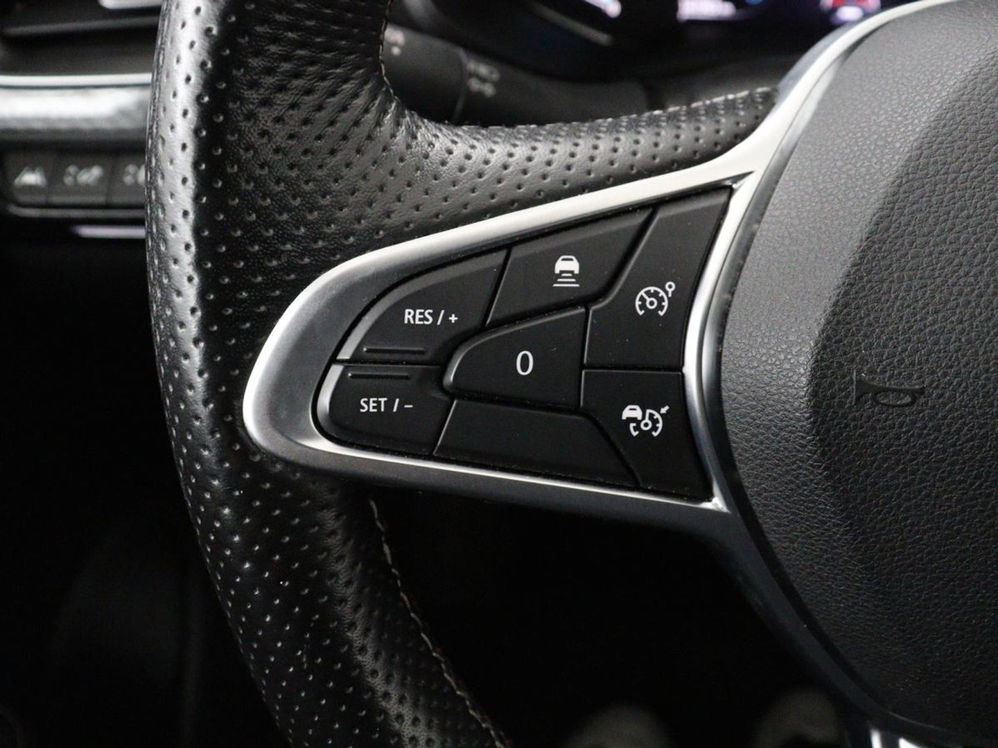 Renault Arkana 1.6 E-Tech Hybrid 145 R.S. Line | Panoramadak | Leder/Alcantara | Trekhaak | Stoelverwarming | Adaptive cruise | Camera | Carplay | Keyless | Park Assist | Full LED | Navigatie