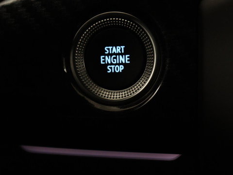 Renault Arkana 1.6 E-Tech Hybrid 145 R.S. Line | Panoramadak | Leder/Alcantara | Trekhaak | Stoelverwarming | Adaptive cruise | Camera | Carplay | Keyless | Park Assist | Full LED | Navigatie