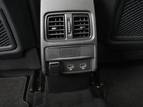 Renault Arkana 1.6 E-Tech Hybrid 145 R.S. Line | Panoramadak | Leder/Alcantara | Trekhaak | Stoelverwarming | Adaptive cruise | Camera | Carplay | Keyless | Park Assist | Full LED | Navigatie