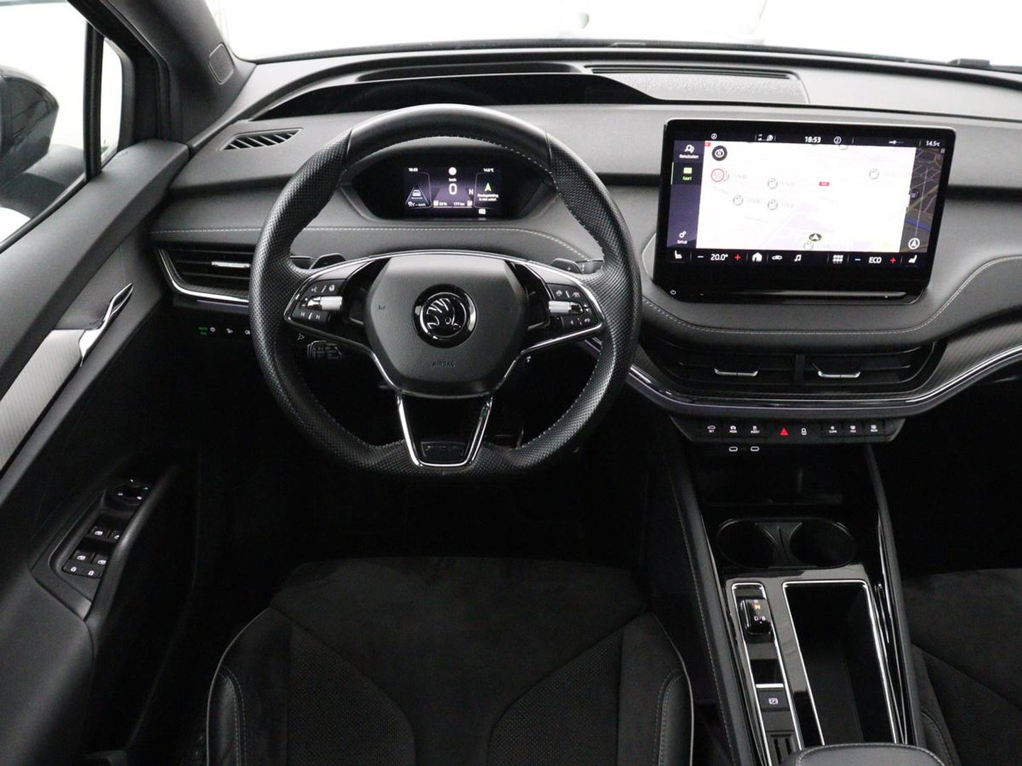 Škoda Enyaq iV 80 Sportline | SOH 91% | Panoramdak | Head-Up | Trekhaak | Adaptive cruise | 360 Camera | Stoelverwarming | Matrix LED | Memory | Carplay | Navigatie | Alcantara