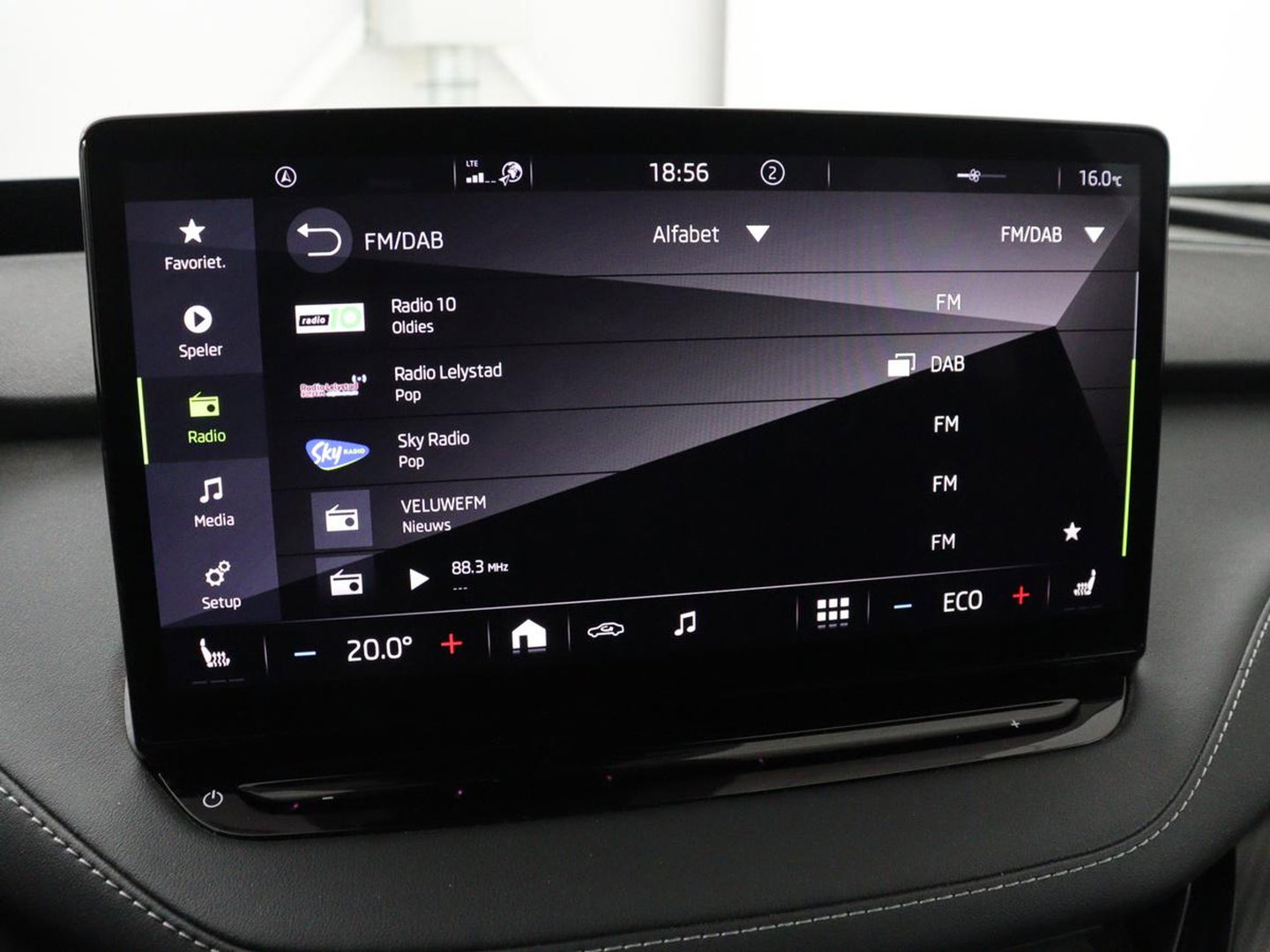 Škoda Enyaq iV 80 Sportline | SOH 91% | Panoramdak | Head-Up | Trekhaak | Adaptive cruise | 360 Camera | Stoelverwarming | Matrix LED | Memory | Carplay | Navigatie | Alcantara