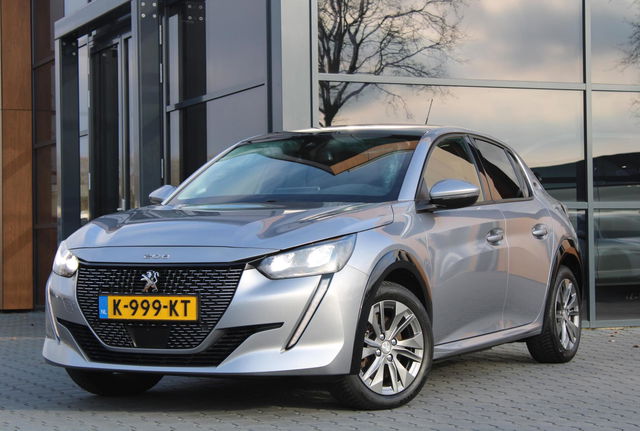 Peugeot e-208 - Allure 50 kWh | 3-Fase | Pano | Camera | Navi