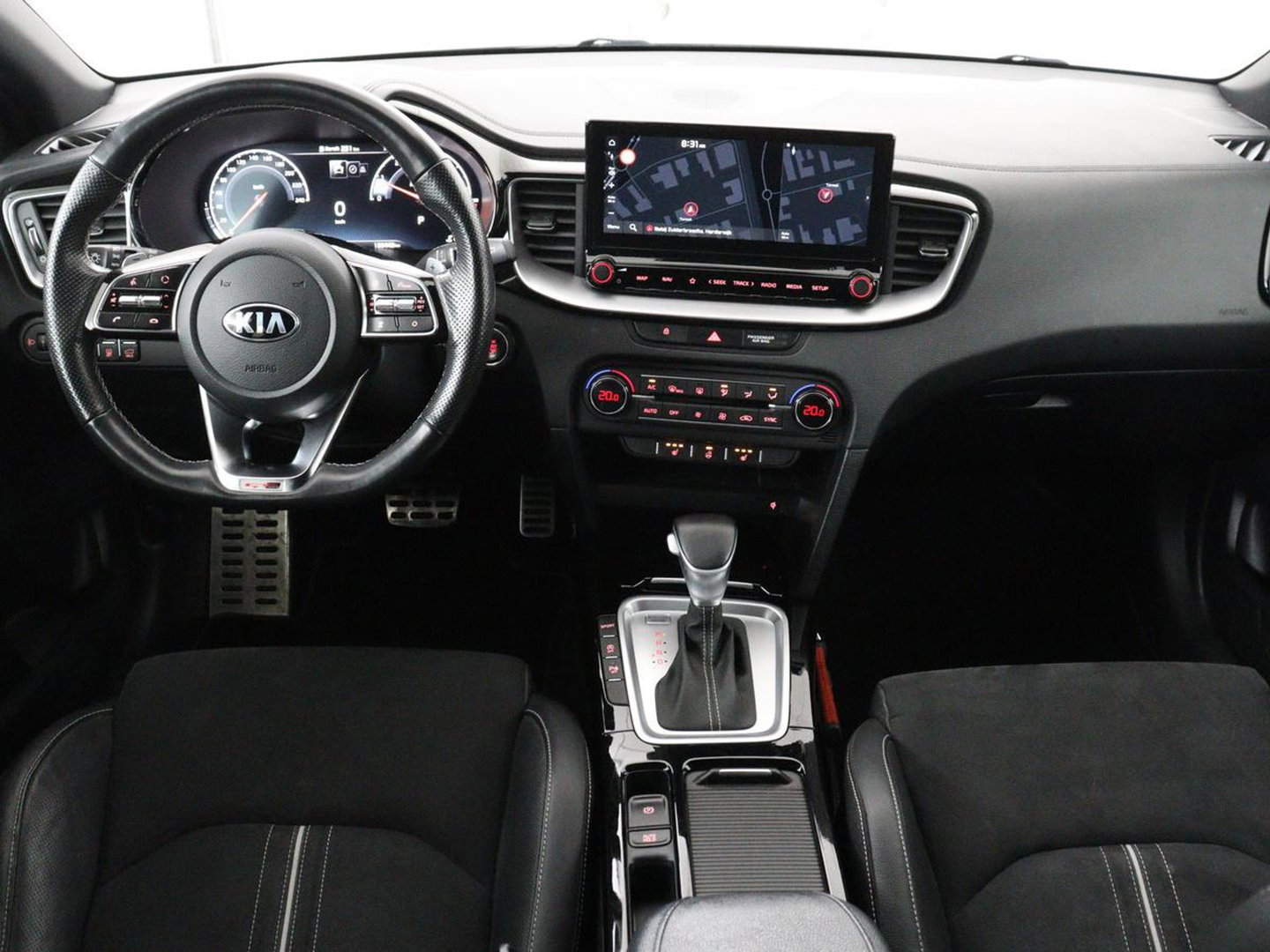 Kia ProCeed 1.5 T-GDI GT-PlusLine | Panoramadak | Trekhaak | Stoelverwarming | Leder/Alcantara | Adaptive cruise | Camera | Carplay | Keyless | Memory | JBL Sound | Full LED | Navigatie